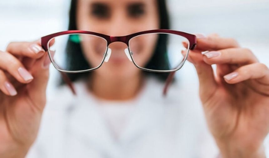 Lazer olamayanlar için göz  içi kontakt lens tedavisi