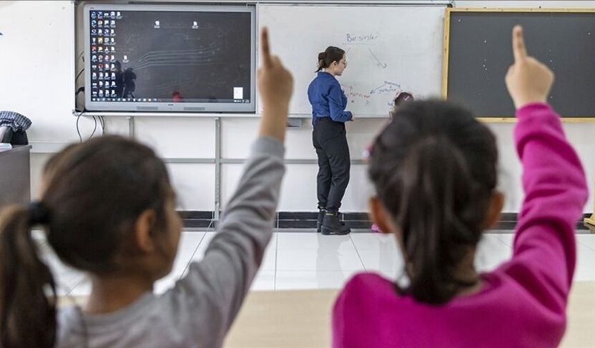 Yusuf Tekin: Öğretmenlerimizin yer değiştirme tercihleri 23-24 Eylül'de alınacak