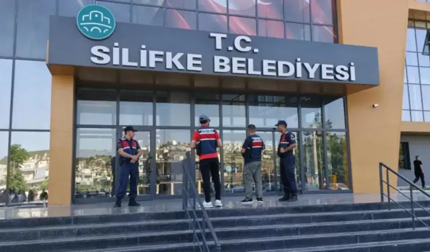 Silifke Belediyesi'ne operasyonda yeni gelişme: Başkan Yardımcısı Yörükçü gözaltına alındı