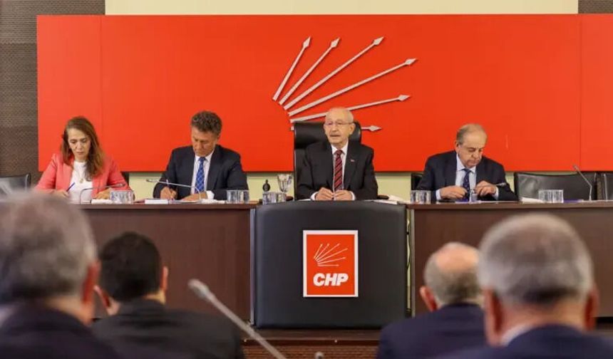 CHP MYK’da Ankara ve İzmir İl Başkanları için ihraç süreci masada