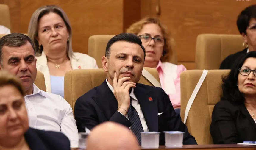 Silivri’de Belediye Başkanvekili seçilen Yalçın Ekici görevi devraldı: Özgür Çelik’ten "yargı eliyle siyaset" tepkisi