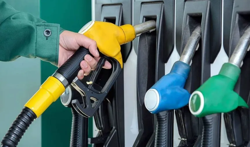 Akaryakıta bir zam daha geliyor: Benzinin litre fiyatı 75 TL'yi aşacak
