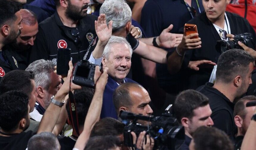 Fenerbahçe'de yeni dönem başladı: Aziz Yıldırım mazbatasını aldı
