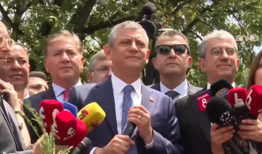 Meclis'e alınmayan yurttaşlara seslenen Özgür Özel: "Hukuksuzluklara karşı kendinizi siper ettiniz"