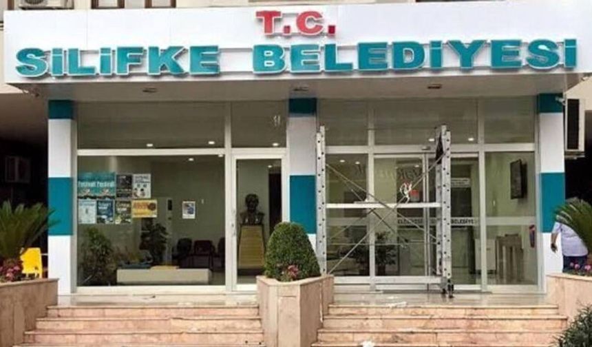 Silifke Belediyesi'ne operasyon: Belediye Başkanı Mustafa Turgut gözaltına alındı