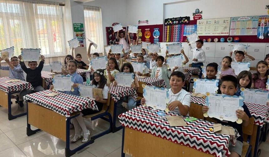 18 milyon öğrenci için karne zili yarın çalacak
