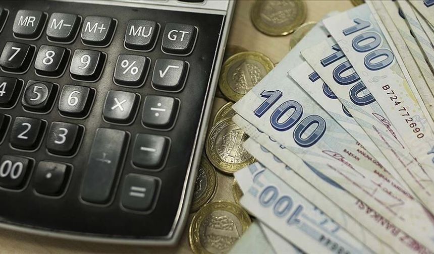 Kredi hacmi artarken KKM’de erime sürüyor