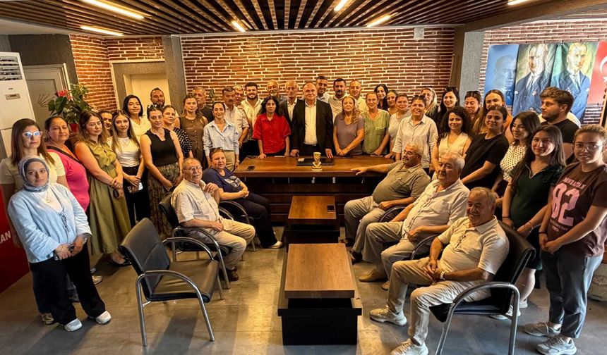 CHP Ceyhan İlçe Yönetimi toplu istifayla YENİ Parti'ye katıldı