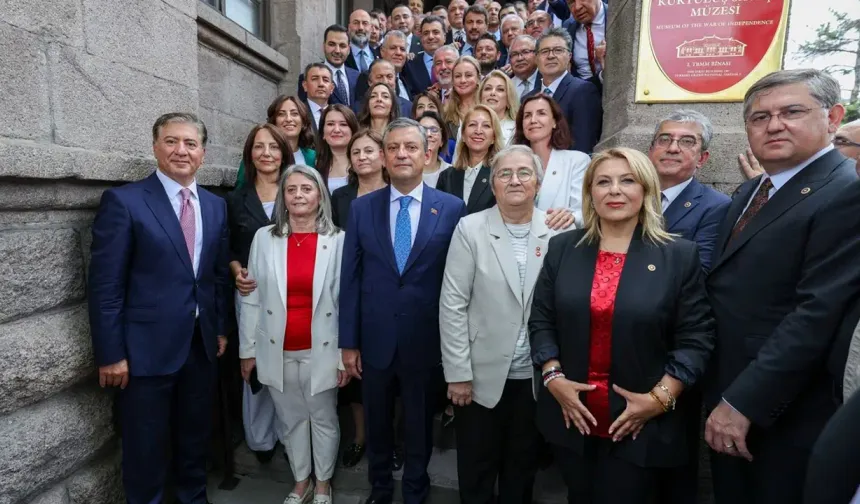 YENİ Parti'nin ilk kapalı grup toplantısı yapıldı: Grup yönetimi belli oldu
