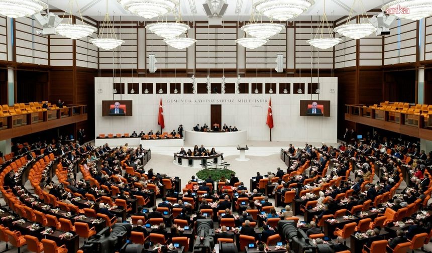 'Çerçeve yasa' Meclis'te milletvekillerinin imzasına açıldı