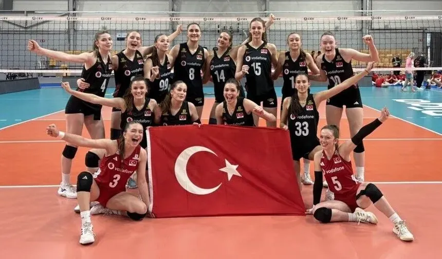 18 Yaş Altı Kadın Milli Voleybol Takımı Avrupa ikincisi oldu