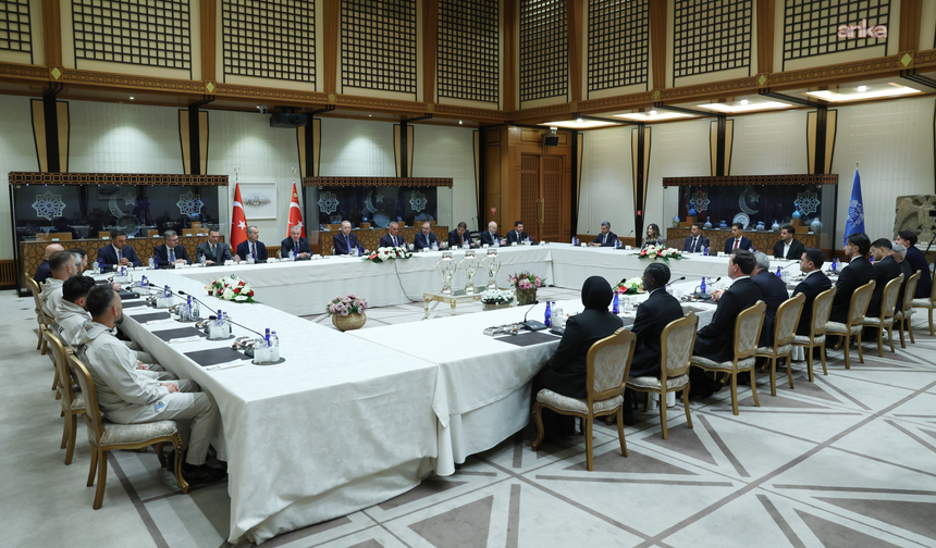 Erdoğan, Trendyol Süper Lig'e yükselen futbol takımları ile bir araya geldi