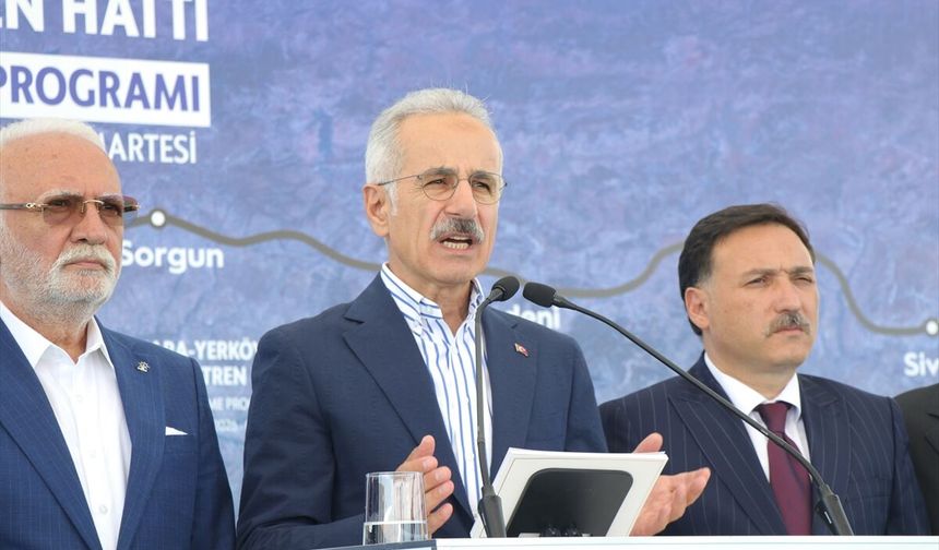 Bakan Uraloğlu: Ankara-Kayseri arası hızlı trenle 1 saat 45 dakikaya düşecek