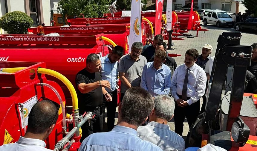Ankara Nallıhan'da orman yangınlarına karşı köylere su tankerleri dağıtıldı