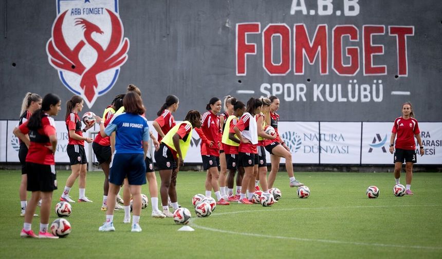 ABB FOMGET Kadın Futbol Süper Ligi'ne hazır: Fenerbahçe deplasmanı öncesi şampiyonluk mesajı
