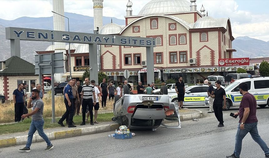 Erzincan'da otomobilin takla attığı trafik kazasında 2 yaralı