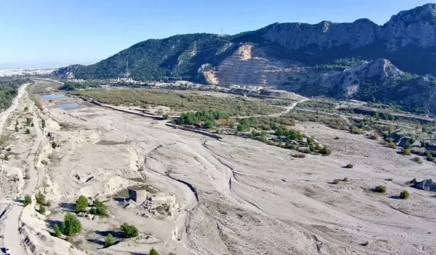 Antalya Konyaaltı’ndaki TOKİ projesi için kritik uyarı: Taşkın ve sıvılaşma riski bulunuyor