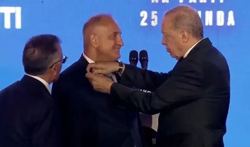 Üç milletvekili ve yedi belediye başkanı AKP'ye katıldı