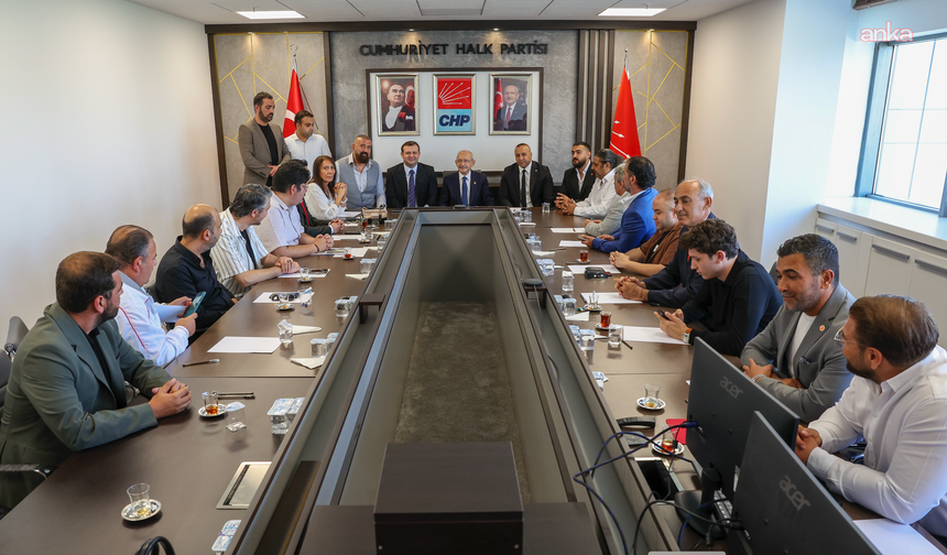 Kemal Kılıçdaroğlu, partisinin Spor Kurulu Yönetim Kurulu üyeleriyle görüştü
