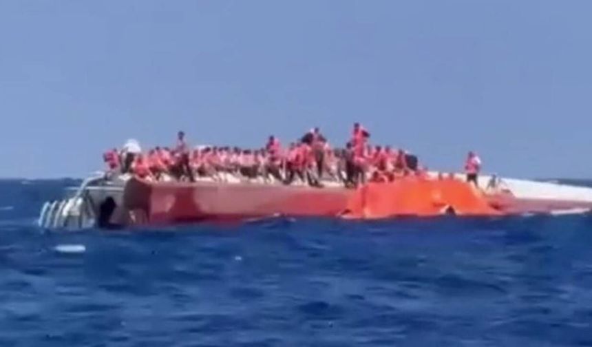 Girne açıklarında 267 kişiyi taşıyan yolcu gemisi alabora oldu: Kurtarma çalışmaları sürüyor