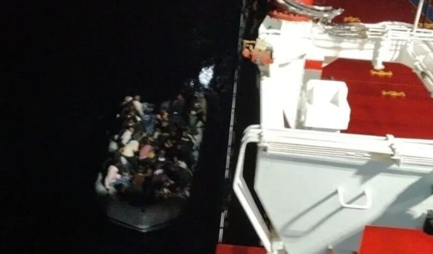 Türk gemisinden Girit açıklarında kurtarma operasyonu: 48 göçmen kurtarıldı