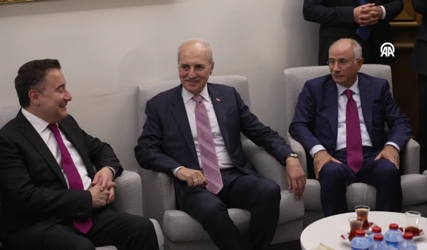 TBMM Başkanı Kurtulmuş 'çerçeve yasa'nın kabul edilmesi sonrası kulisleri ziyaret etti