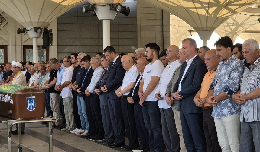 Gazeteci-yazar, siyasetçi Yüksel Işık eşini son yolculuğuna uğurladı