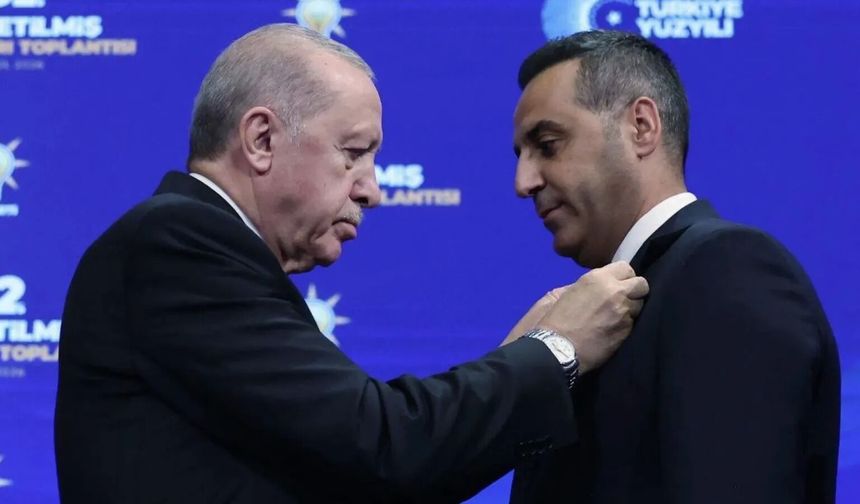 Çiğli Belediye Başkanı Onur Emrah Yıldız'ın yardımcıları istifa etti