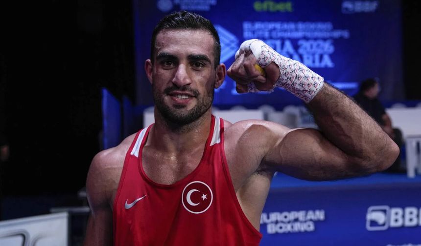 Türk boksör Emrah Yaşar, Avrupa Şampiyonası'nda finalde!