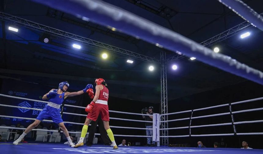 Gizem Özer ve Esra Yıldız Kahraman, Avrupa Boks Şampiyonası’nda çeyrek finale yükseldi