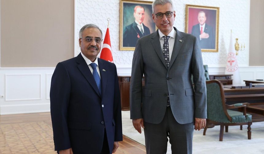 Sağlık Bakanı Memişoğlu, D-8 Genel Sekreteri Mahmood ile görüştü