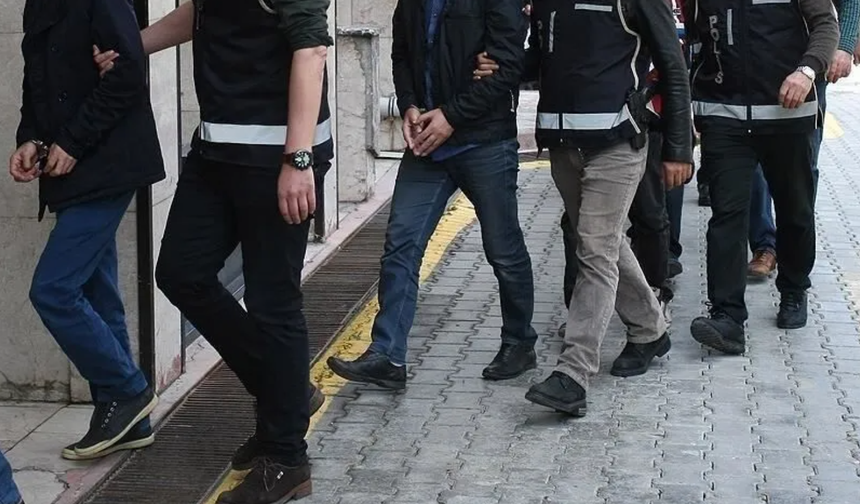Mersin’de 360 kişiyi dolandıran 13 şüpheli yakalandı