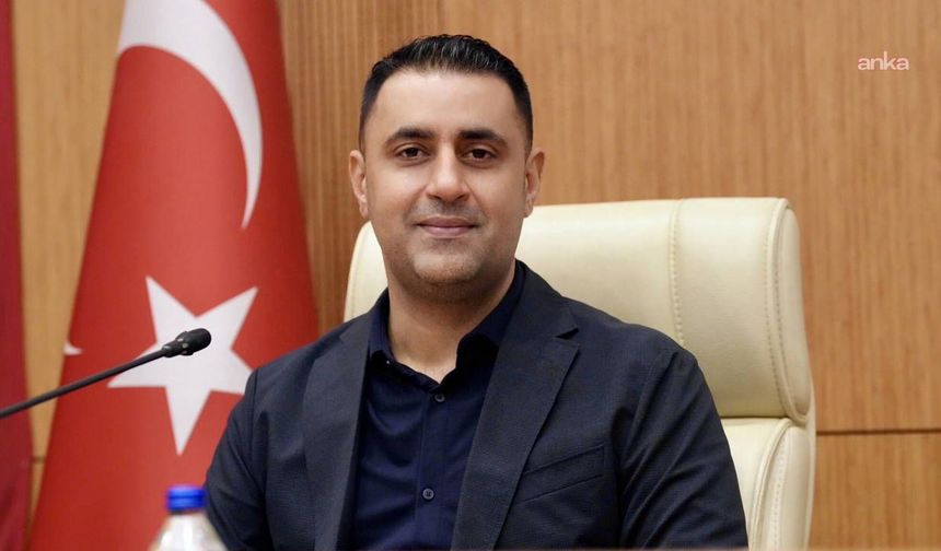 İçişleri Bakanlığı duyurdu: Çukurova Belediye Başkanı Emrah Kozay görevden uzaklaştırıldı