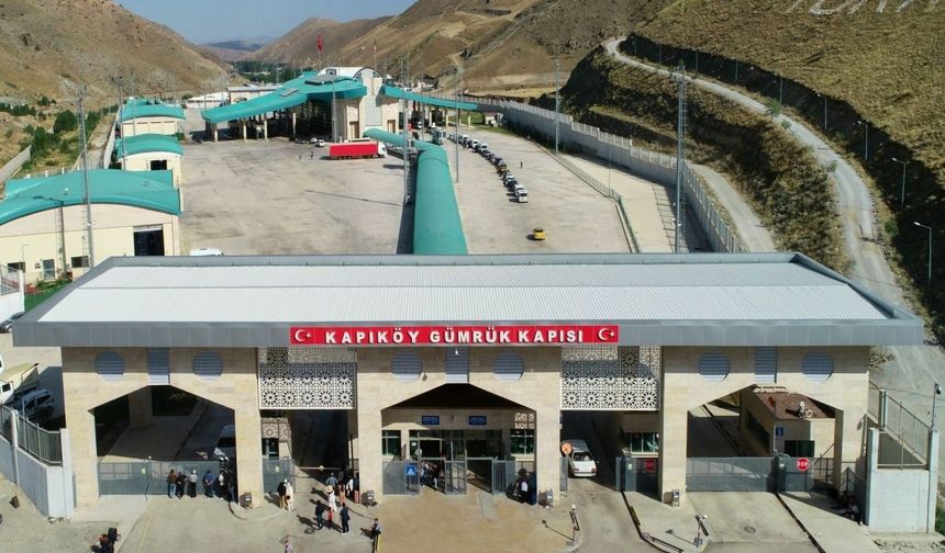 Kapıköy Gümrük Kapısı Türk TIR'larına açıldı: Karşılıklı geçişler başladı