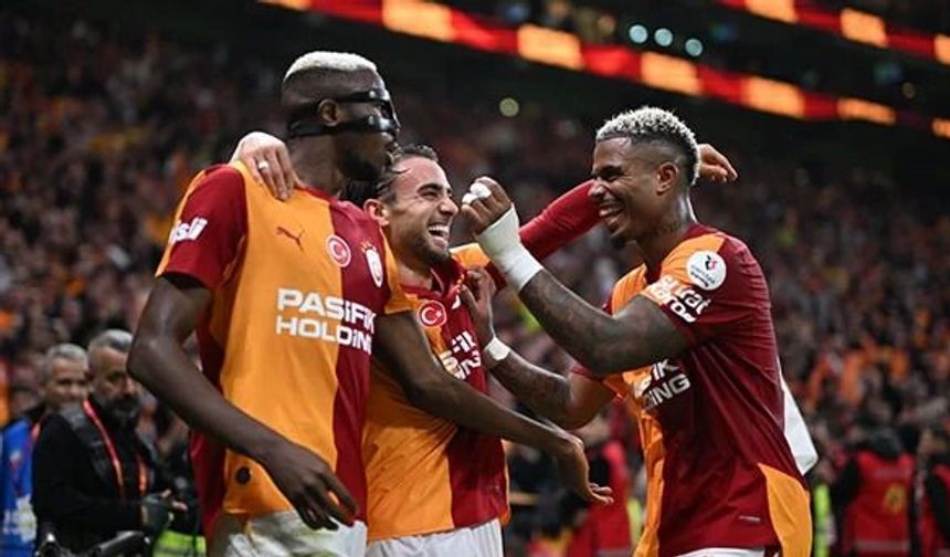 Galatasaray, derbide Fenerbahçe’yi 2-1 mağlup etti