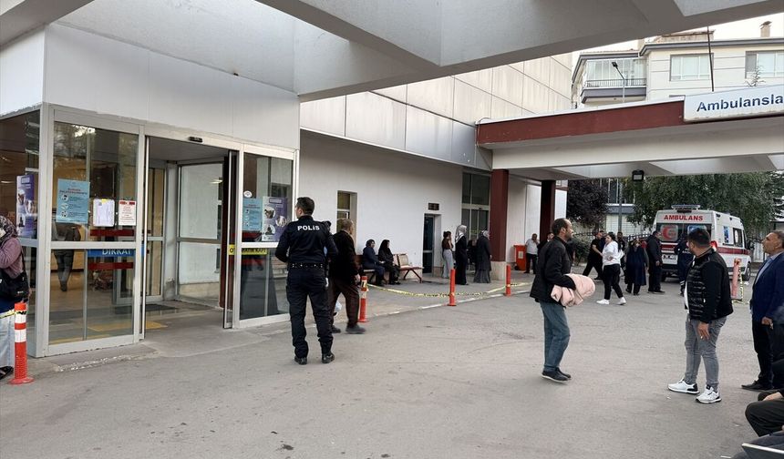 Ankara Çubuk'ta otomobilin çarptığı 10 yaşındaki çocuk ağır yaralandı