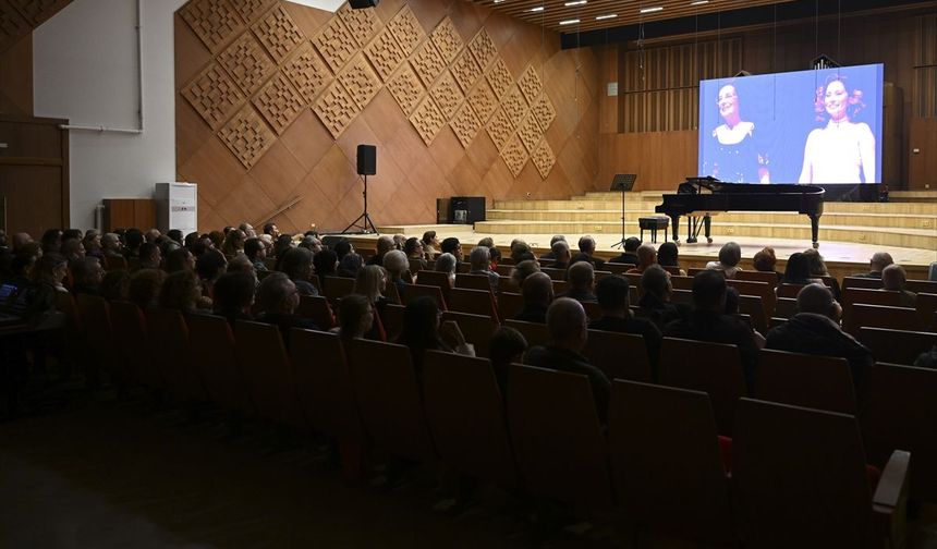 Kemanın efsanesi Suna Kan 90. yaşında CSO Ada Ankara'da "Bir Ustanın İzinde" konserinde anıldı