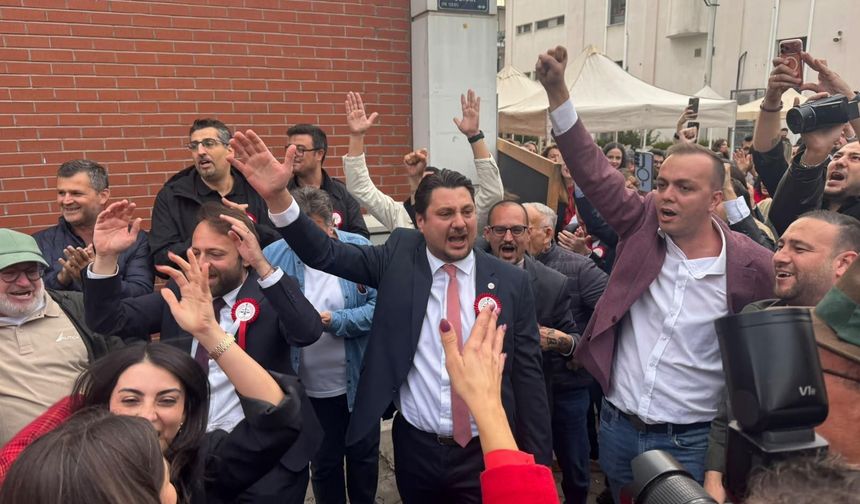 İzmir Barosu’nun yeni başkanı Serhat Sökmen oldu